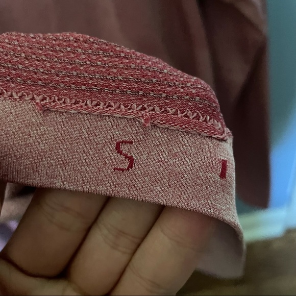 Lululemon pink metal vent long sleeve shirt - Picture 4 of 4